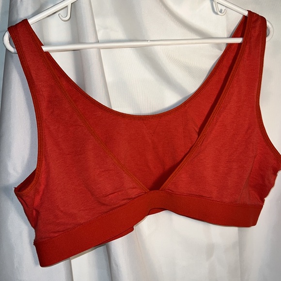 SECRET TREASURES. WOMENS SPORTS BRA. SIZE XL (16 - 18). BURNT ORANGE - Picture 2 of 3